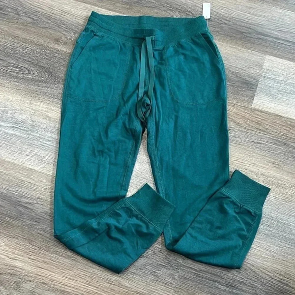 (14) NWT casual joggers - Picture 4 of 4